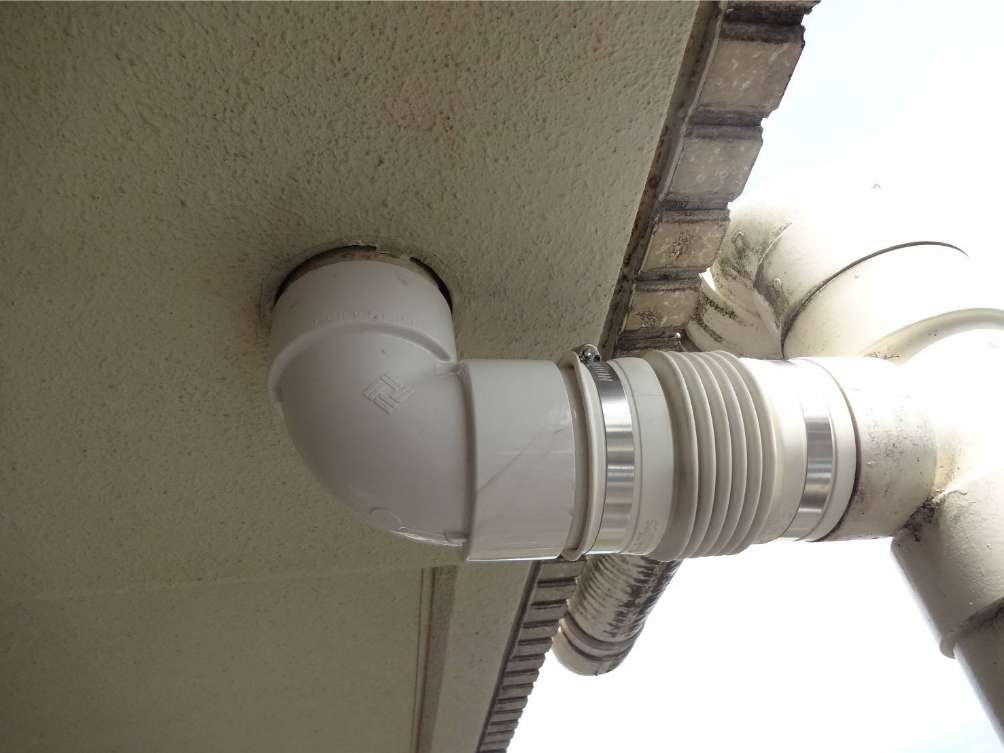 施工例　雨水管修繕　完了