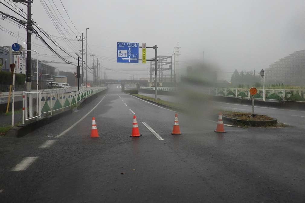 緊急対応（冠水の為、車両通行止め対応）