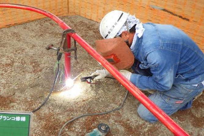 ブランコ柵腐食部補強修繕