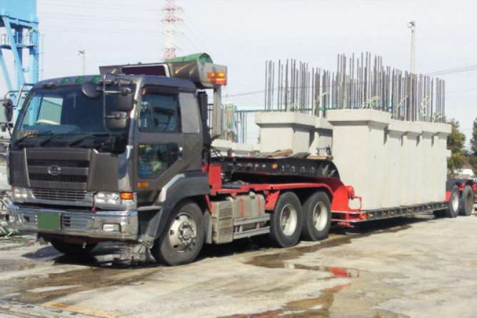 低床トレーラー